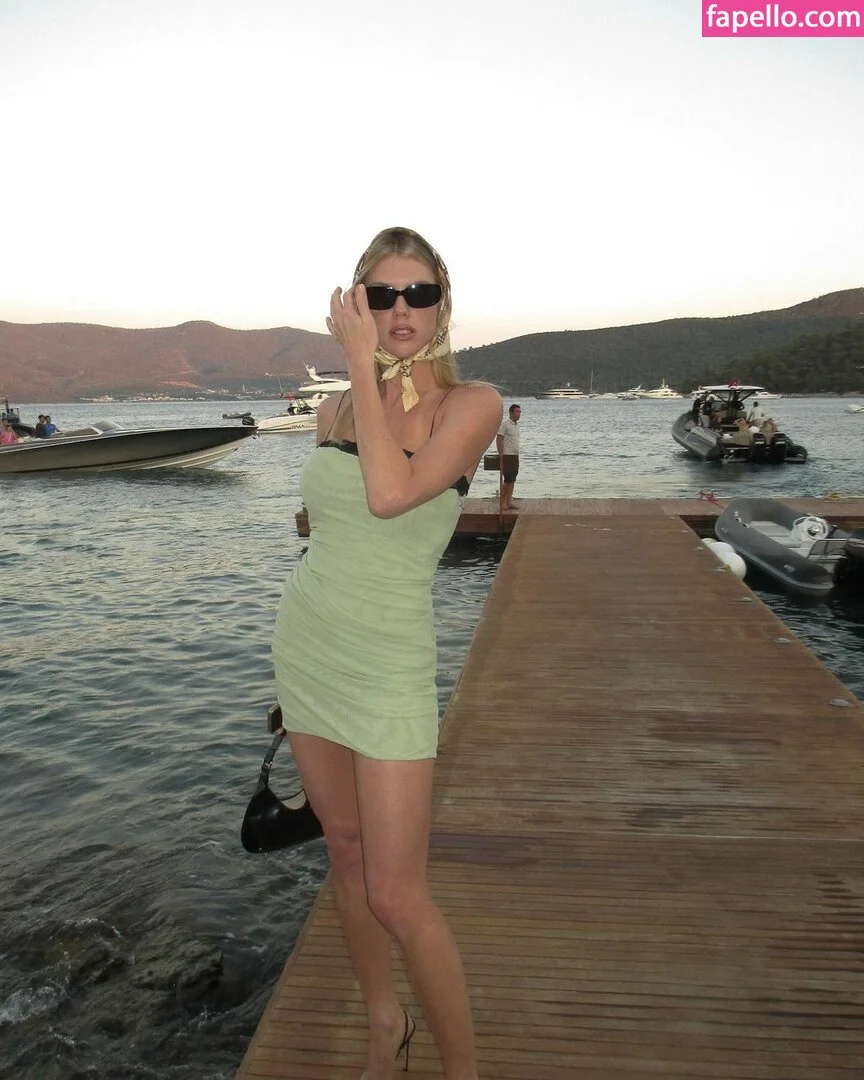 Charlotte McKinney Onlyfans Photo Gallery 