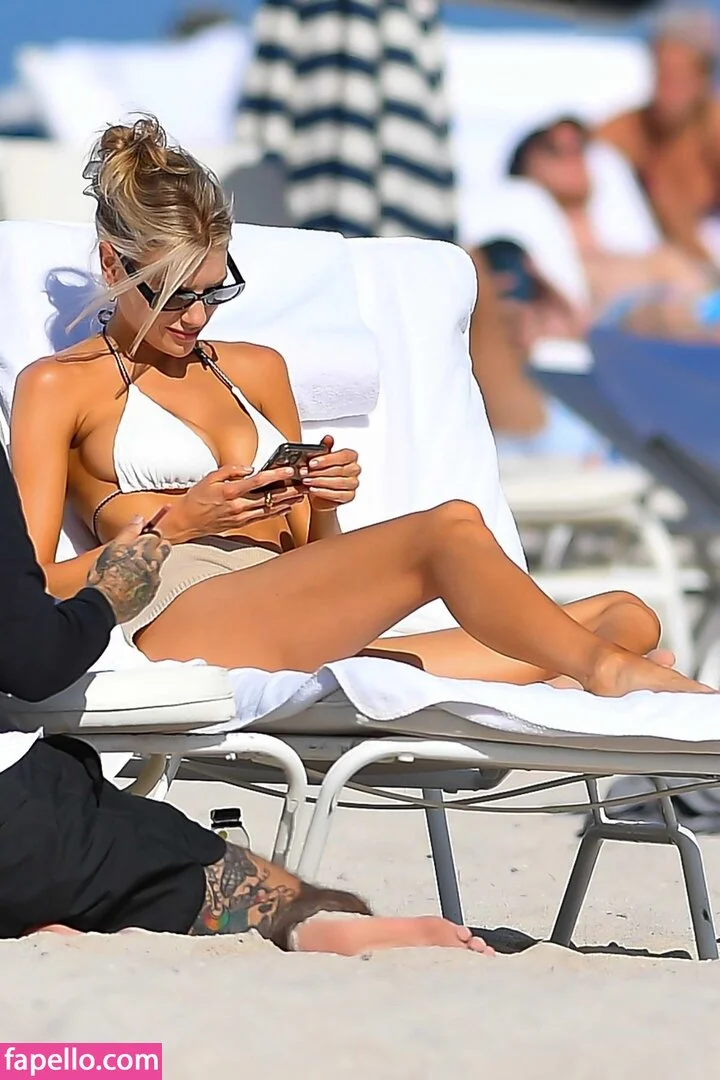 Charlotte McKinney Onlyfans Photo Gallery 