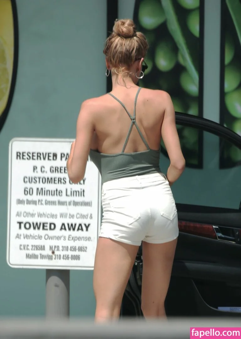 Charlotte McKinney Onlyfans Photo Gallery 