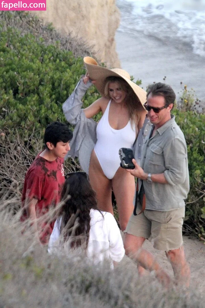 Charlotte McKinney Onlyfans Photo Gallery 