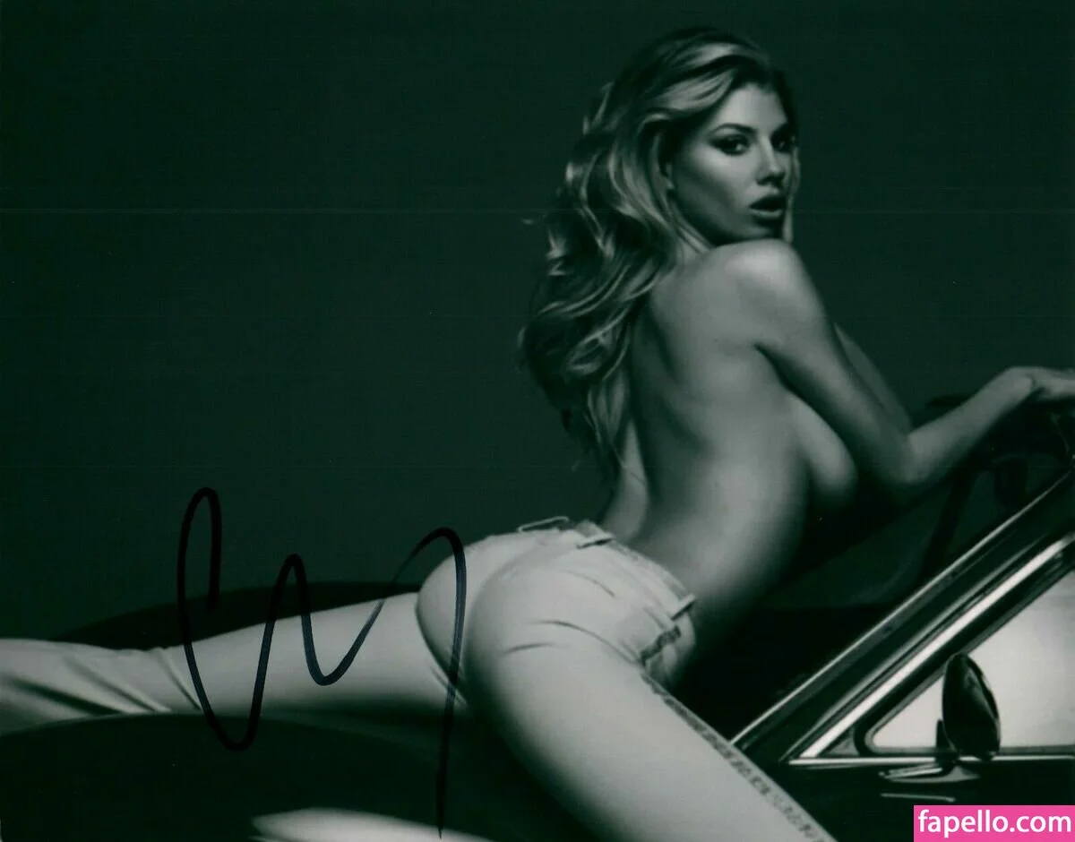 Charlotte McKinney Onlyfans Photo Gallery 