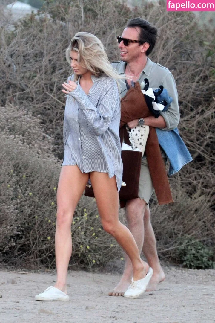 Charlotte McKinney Onlyfans Photo Gallery 