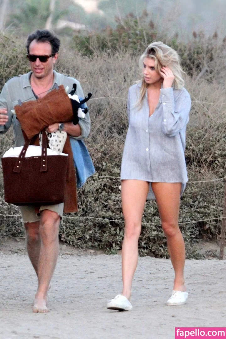 Charlotte McKinney Onlyfans Photo Gallery 