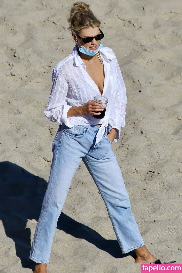 Charlotte McKinney Onlyfans Photo Gallery 