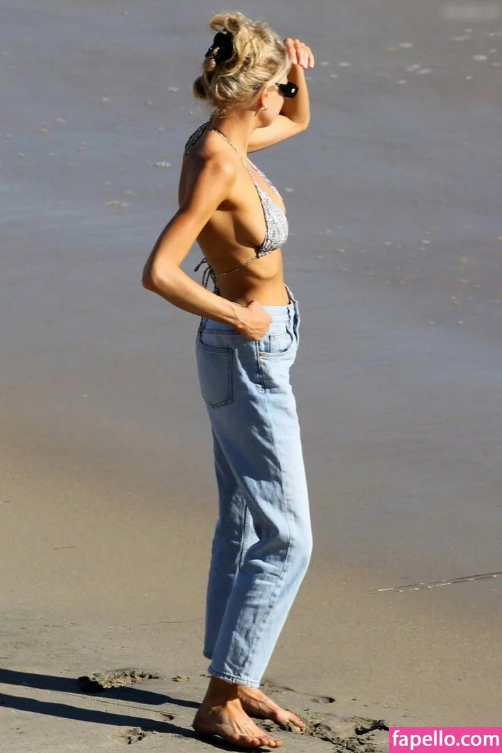 Charlotte McKinney Onlyfans Photo Gallery 