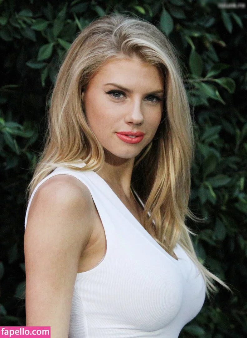 Charlotte McKinney Onlyfans Photo Gallery 