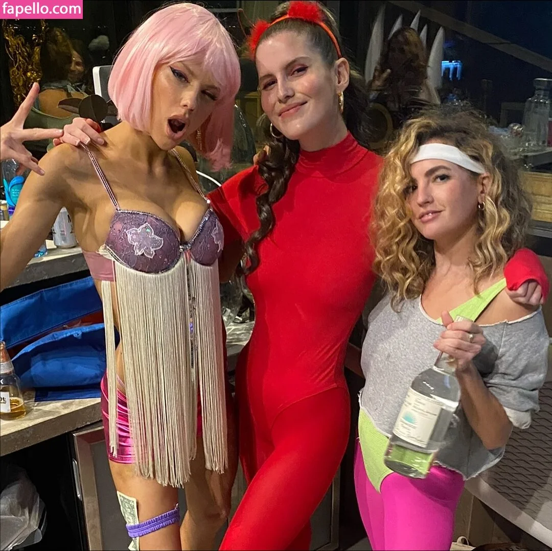 Charlotte McKinney Onlyfans Photo Gallery 