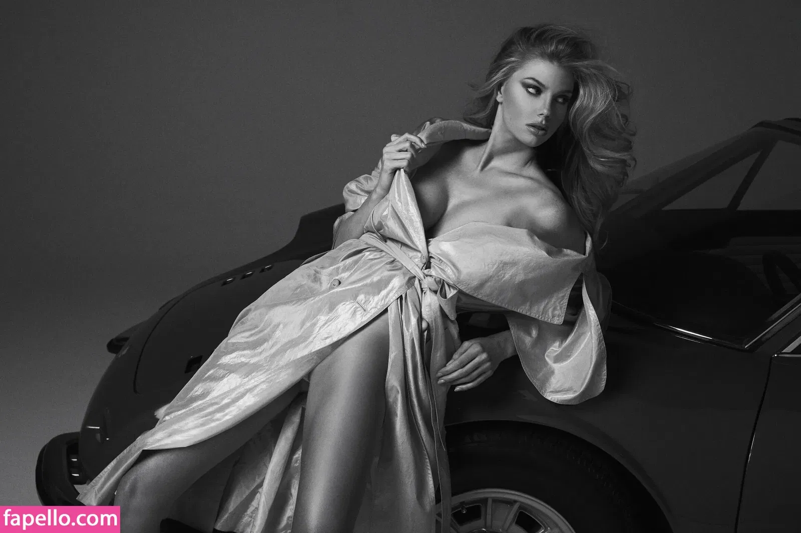 Charlotte McKinney Onlyfans Photo Gallery 