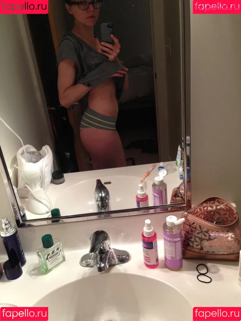 Trieste Kelly Dunn Onlyfans Photo Gallery 