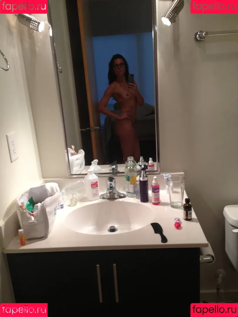 Trieste Kelly Dunn Onlyfans Photo Gallery 