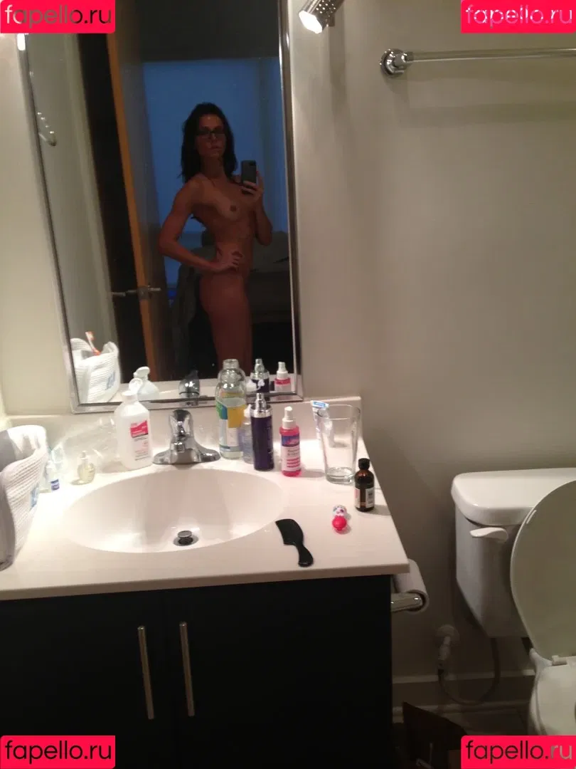 Trieste Kelly Dunn Onlyfans Photo Gallery 
