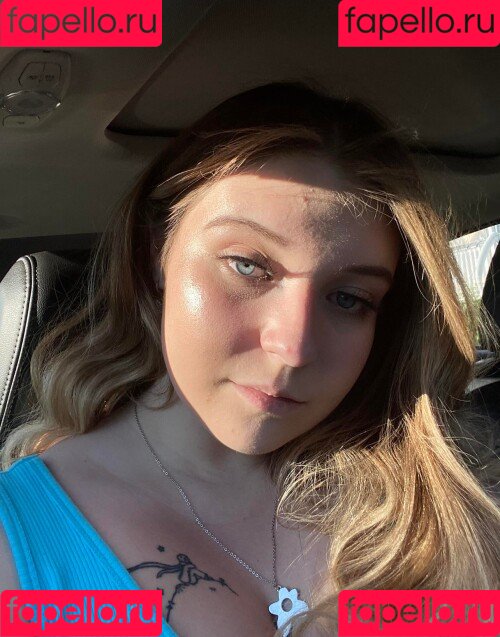 emlepage18 Onlyfans Photo Gallery 