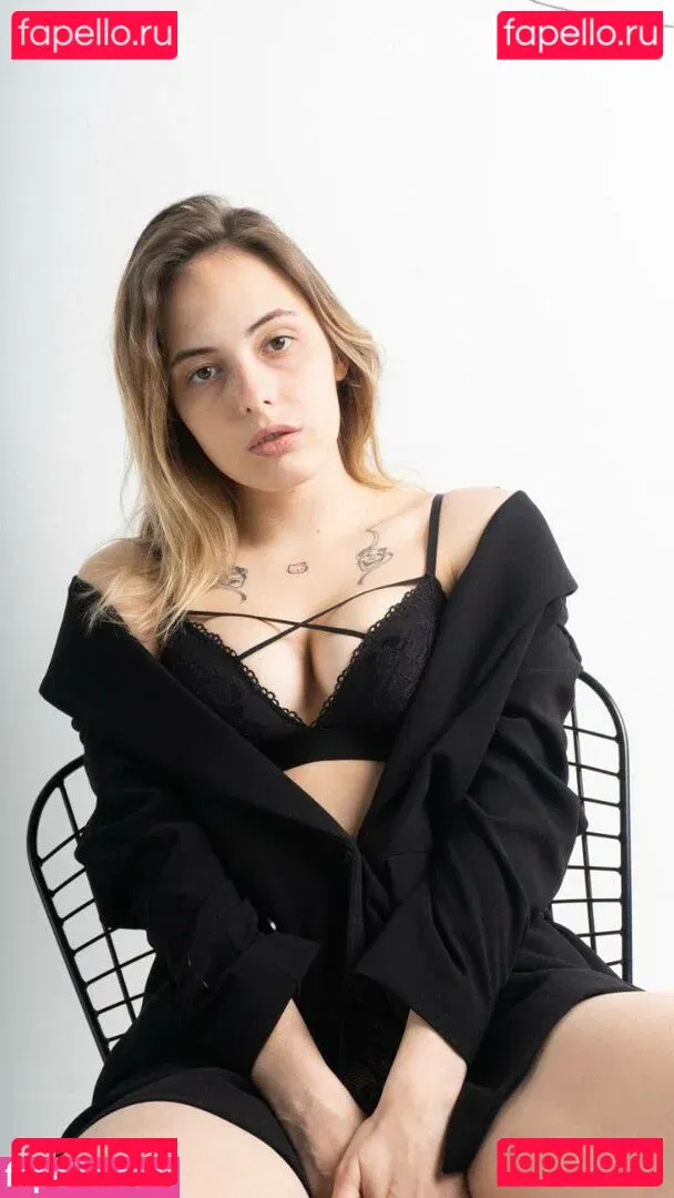 Nikol_Koulen Onlyfans Photo Gallery 