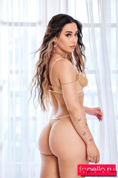 Aria Carroll Onlyfans Photo Gallery 