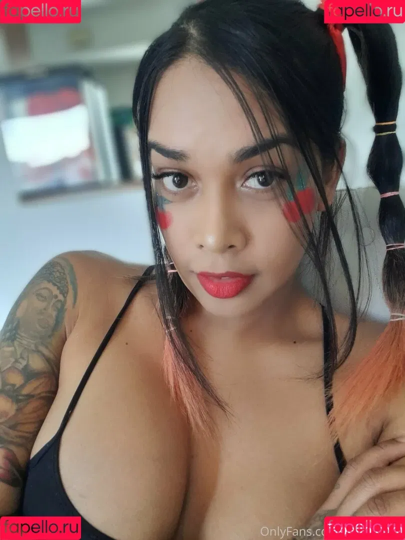 lolitasquirt Onlyfans Photo Gallery 