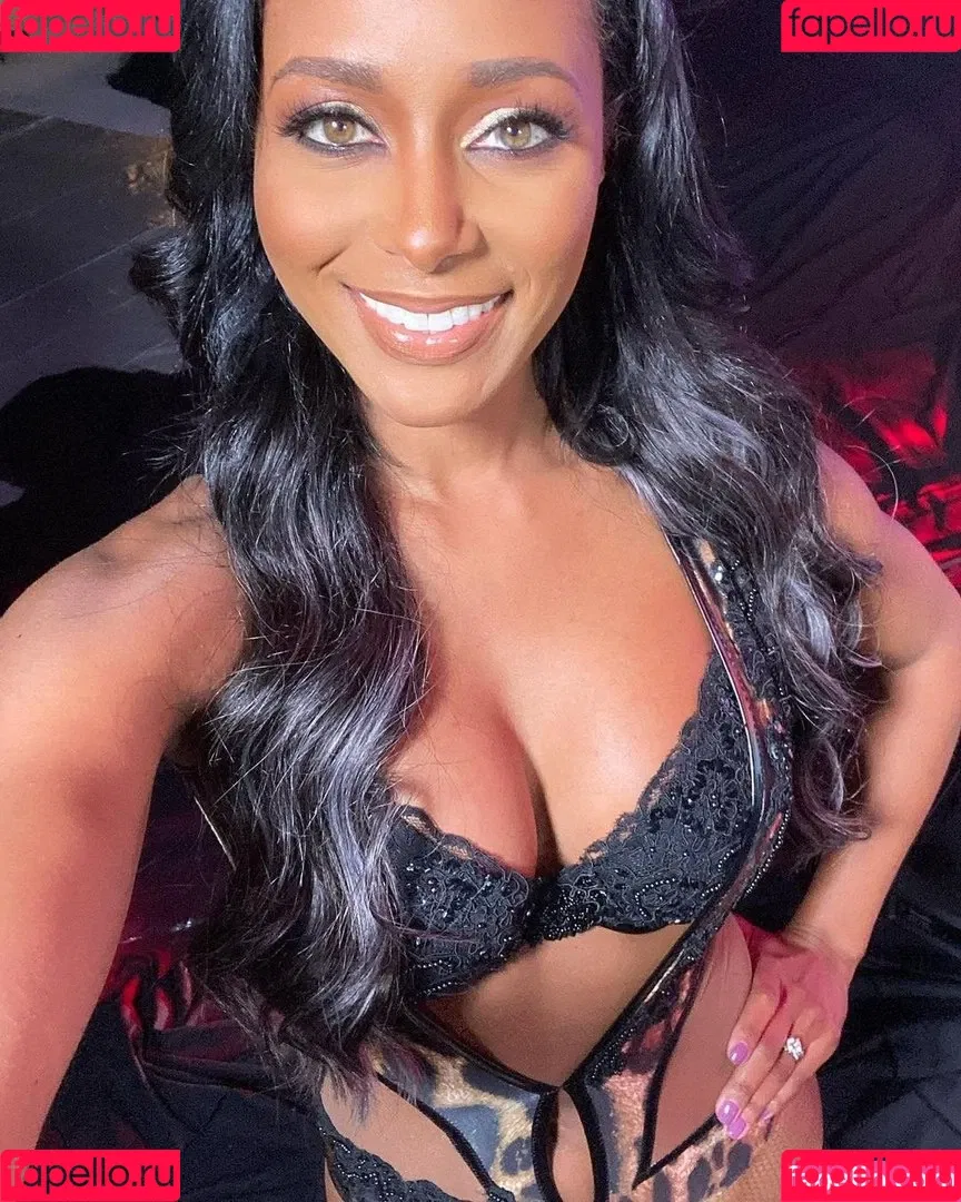 Brandi Rhodes Onlyfans Photo Gallery 