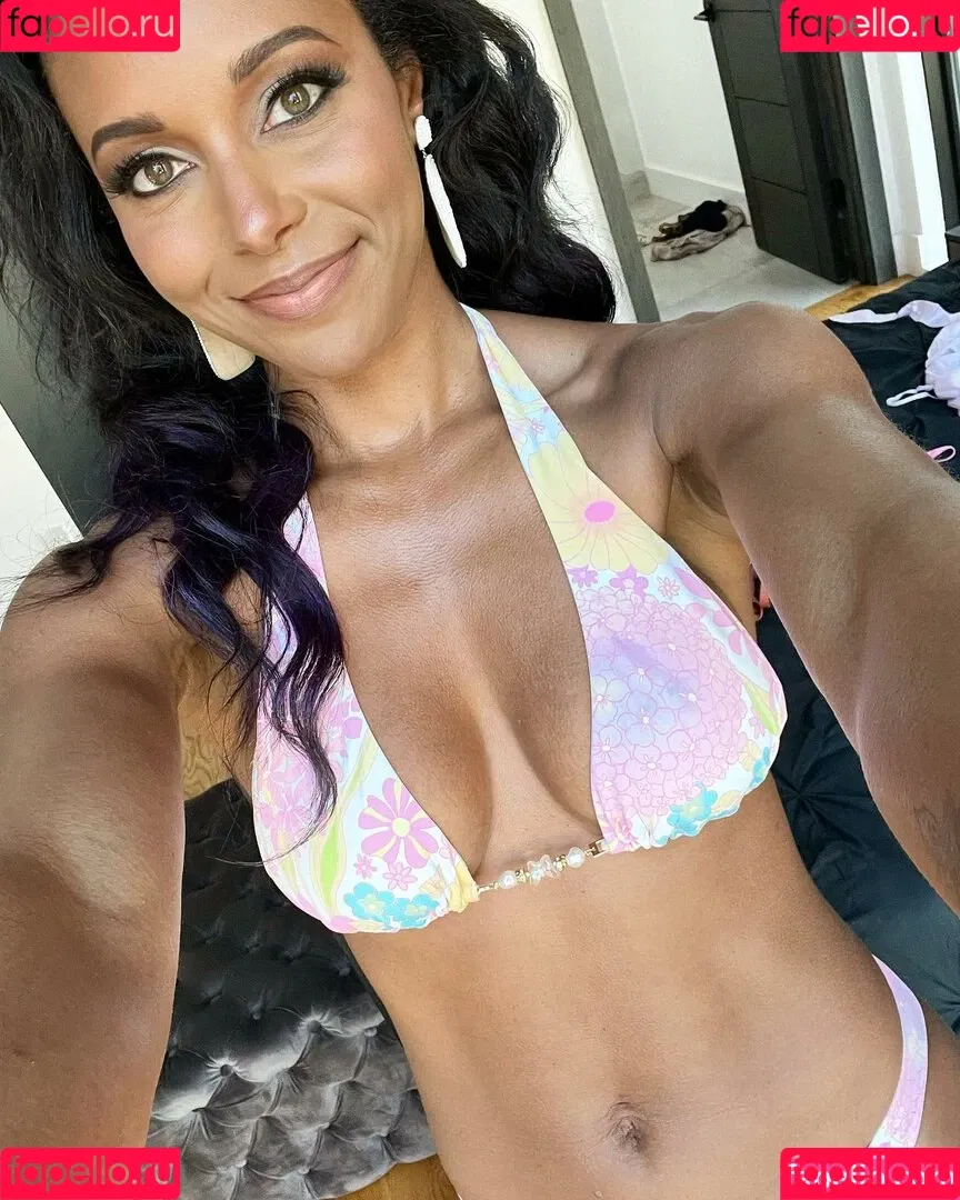 Brandi Rhodes Onlyfans Photo Gallery 