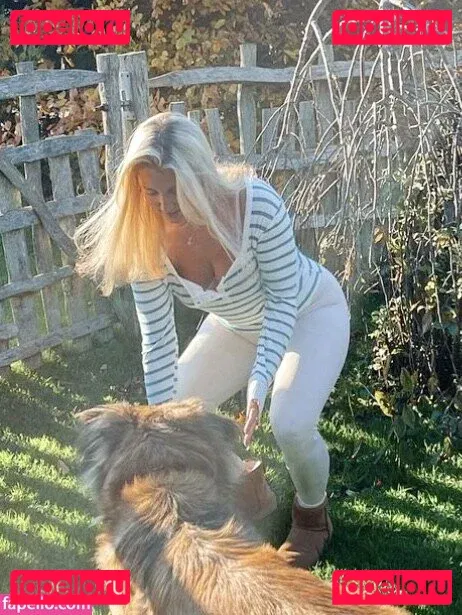 Thebigtittiecommittee Onlyfans Photo Gallery 