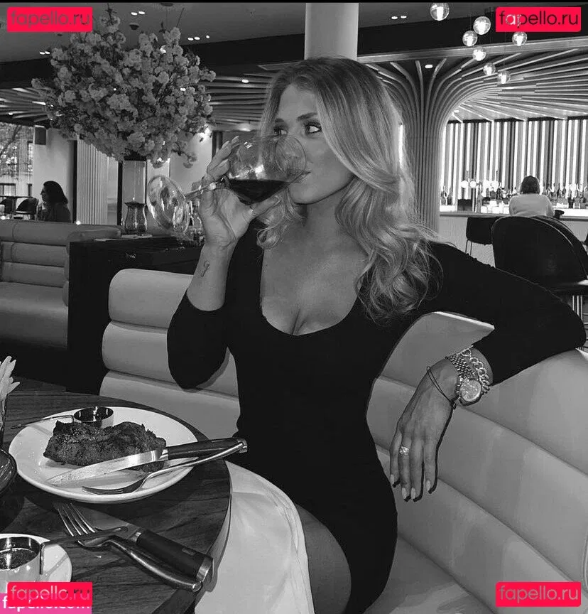 Thebigtittiecommittee Onlyfans Photo Gallery 