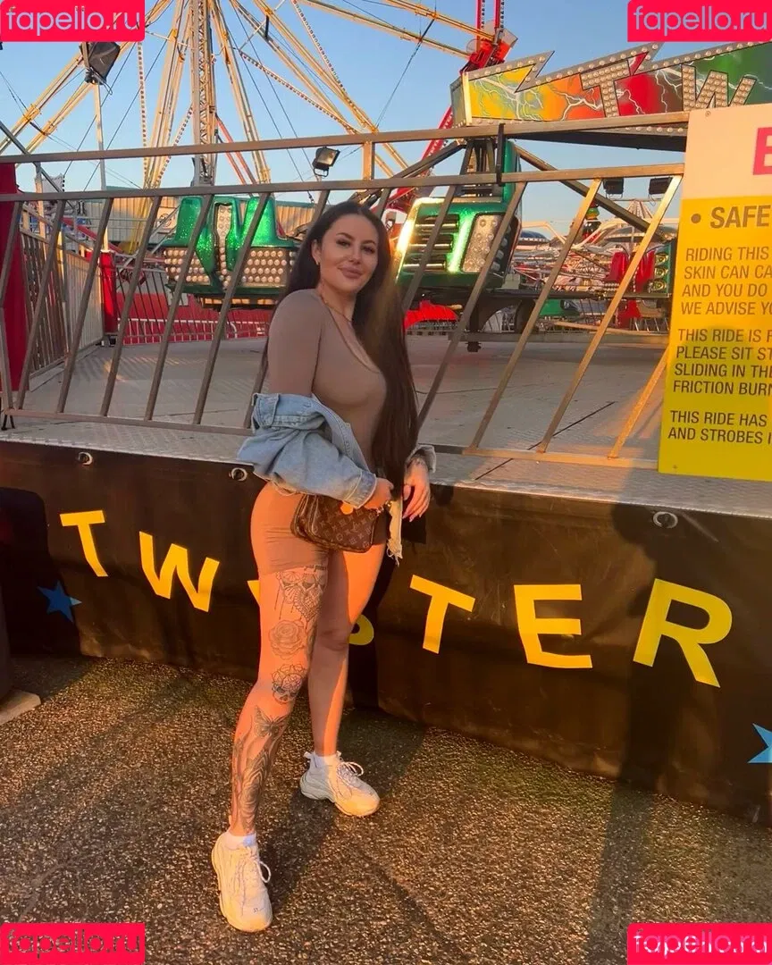 Beckie Holloway Onlyfans Photo Gallery 