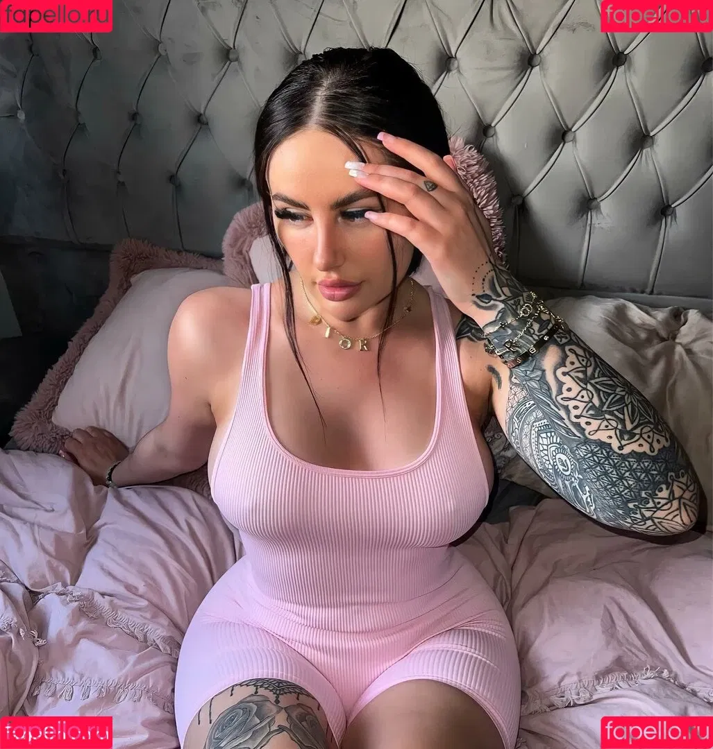 Beckie Holloway Onlyfans Photo Gallery 
