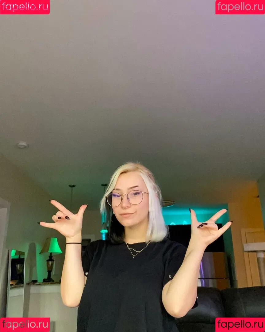 bigtittygothegg Onlyfans Photo Gallery 