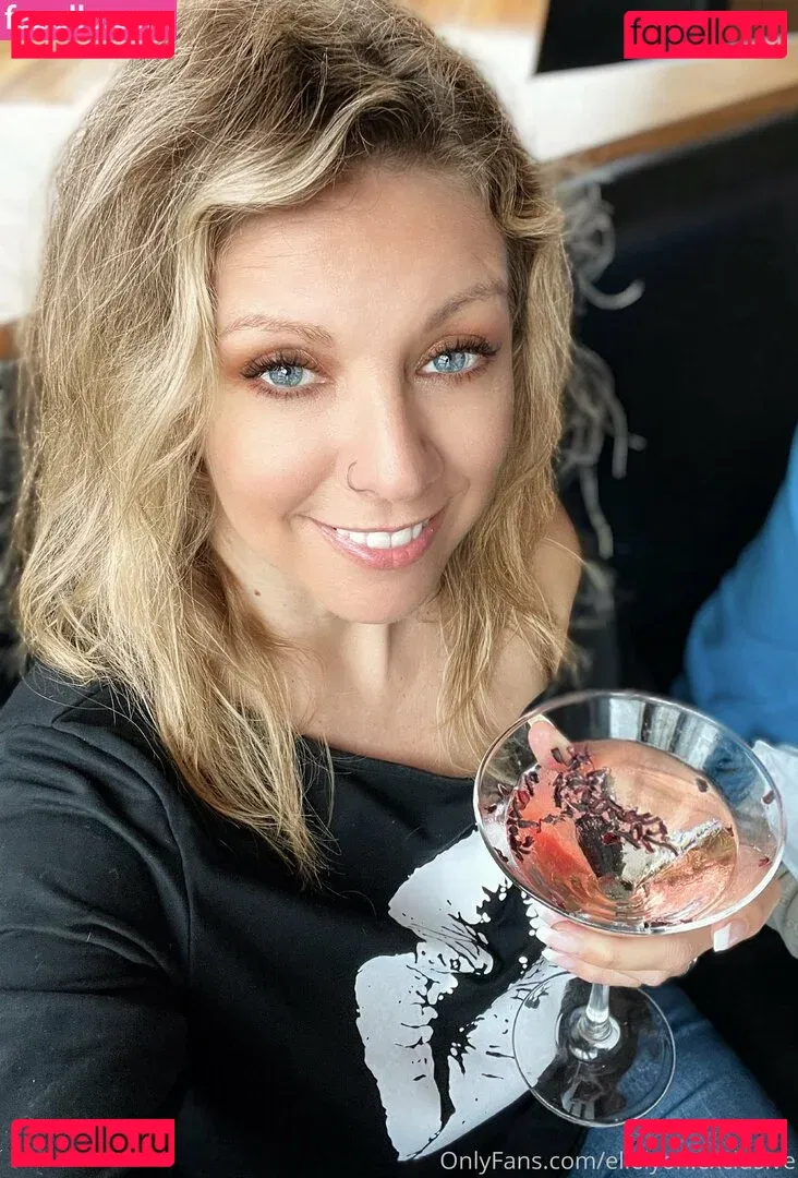 ellelyon.exclusive Onlyfans Photo Gallery 