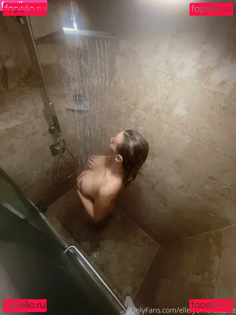 ellelyon.exclusive Onlyfans Photo Gallery 