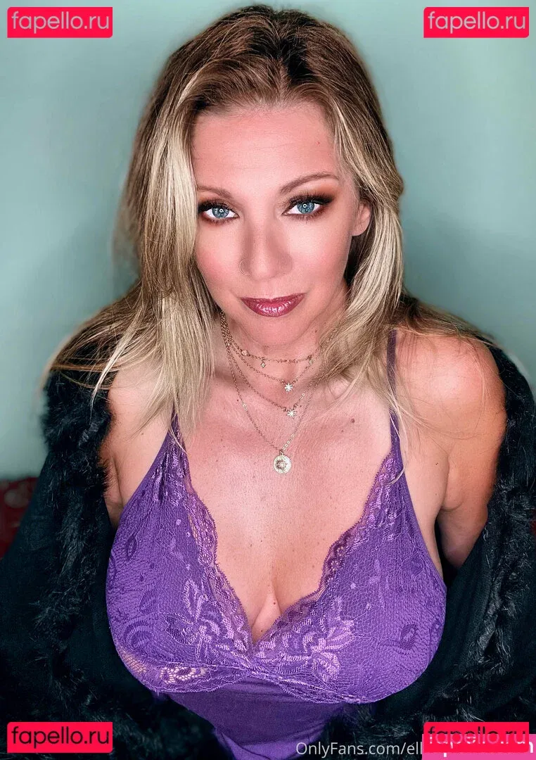 ellelyon.exclusive Onlyfans Photo Gallery 