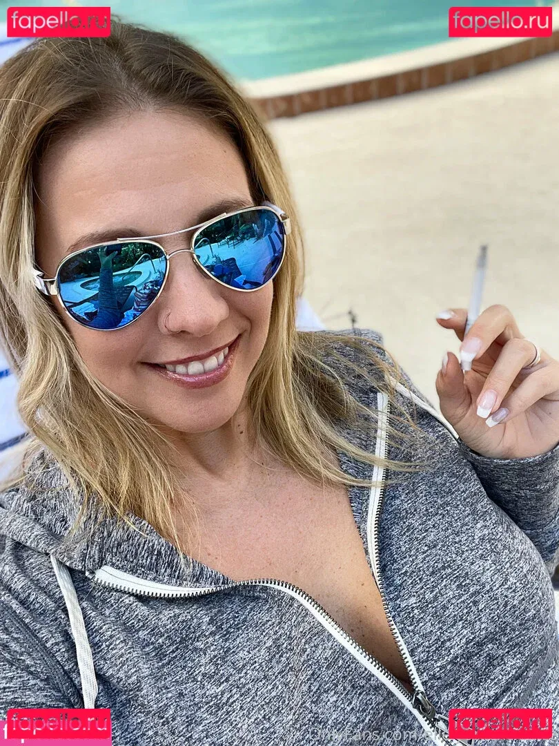 ellelyon.exclusive Onlyfans Photo Gallery 