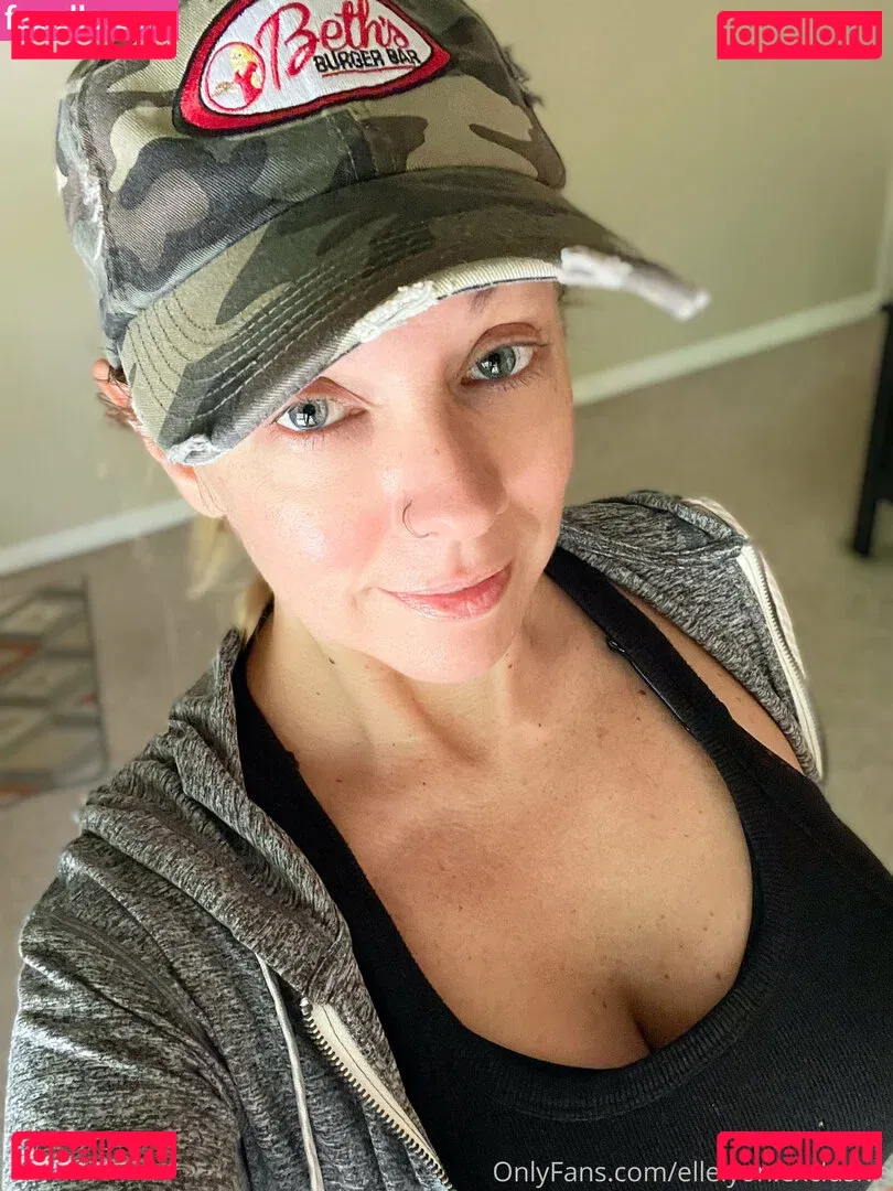 ellelyon.exclusive Onlyfans Photo Gallery 