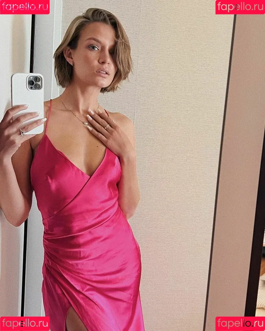 Josephine Skriver Onlyfans Photo Gallery 