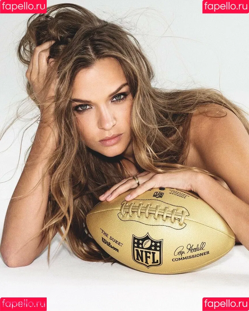 Josephine Skriver Onlyfans Photo Gallery 