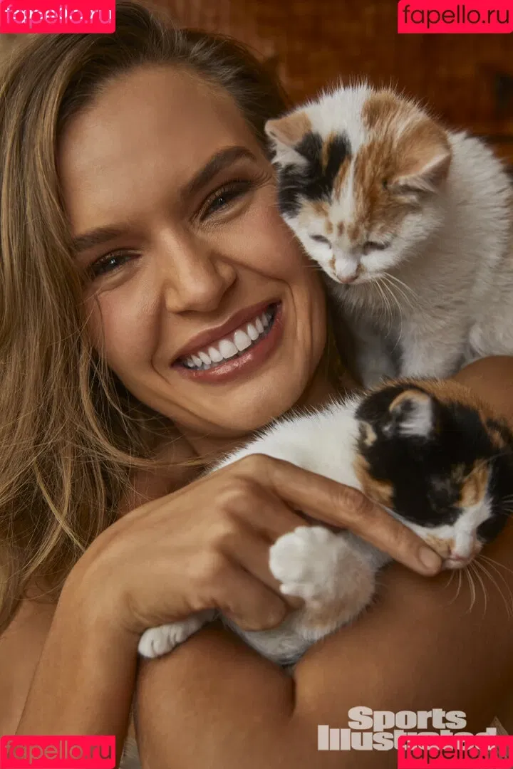 Josephine Skriver Onlyfans Photo Gallery 