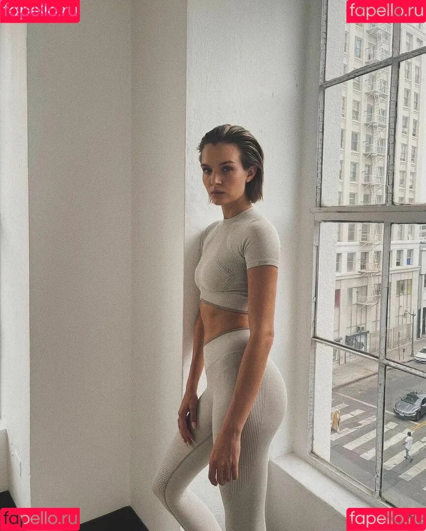 Josephine Skriver Onlyfans Photo Gallery 