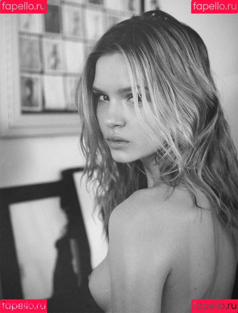 Josephine Skriver Onlyfans Photo Gallery 