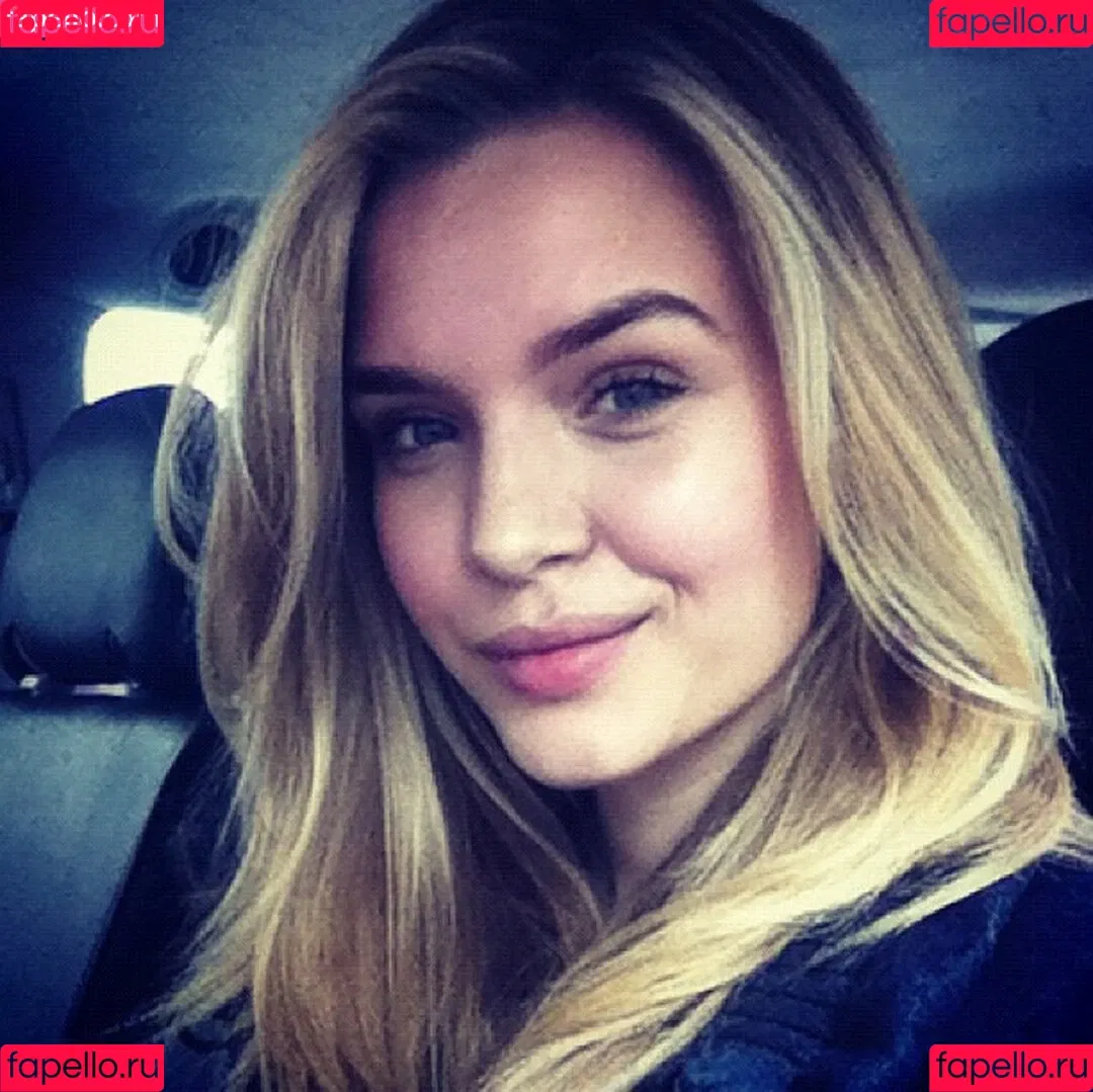 Josephine Skriver Onlyfans Photo Gallery 