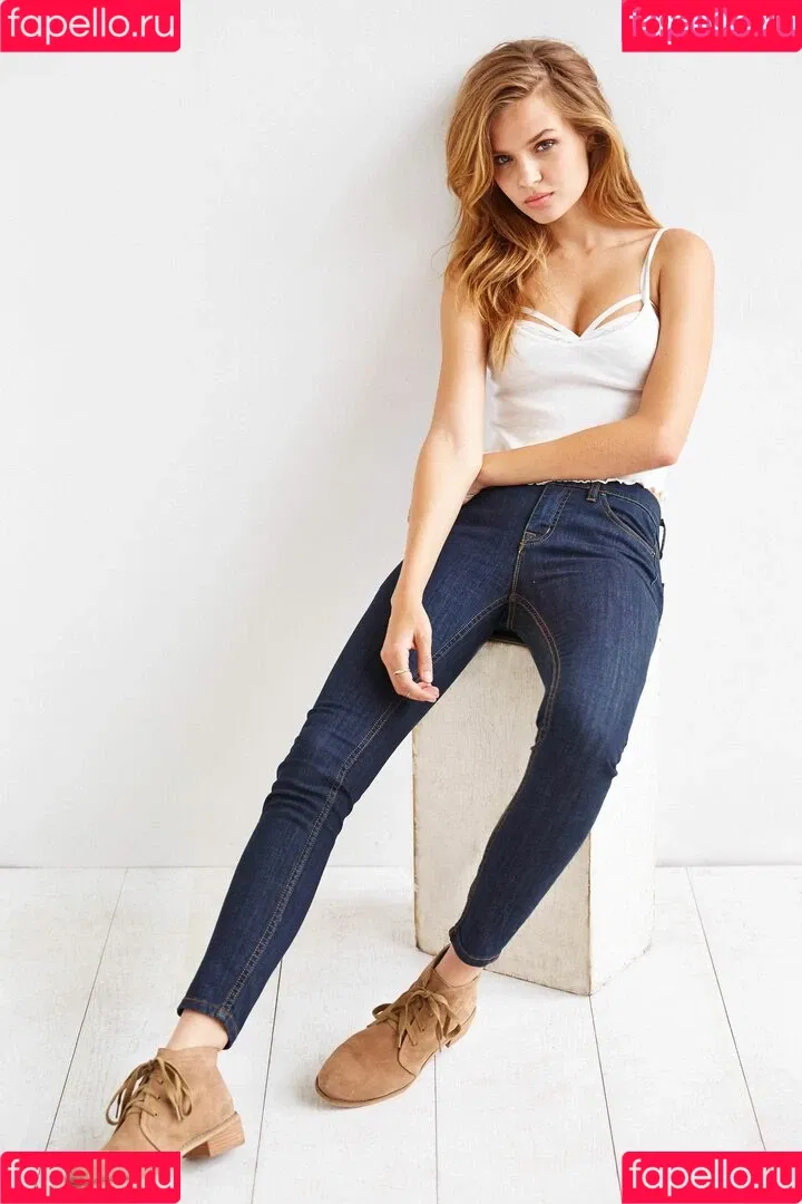 Josephine Skriver Onlyfans Photo Gallery 