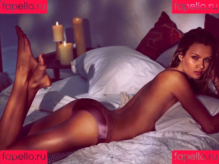 Josephine Skriver Onlyfans Photo Gallery 