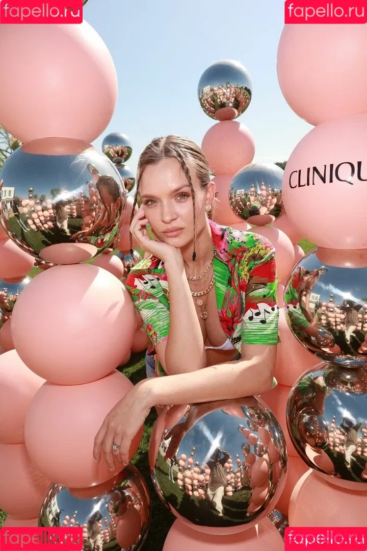 Josephine Skriver Onlyfans Photo Gallery 