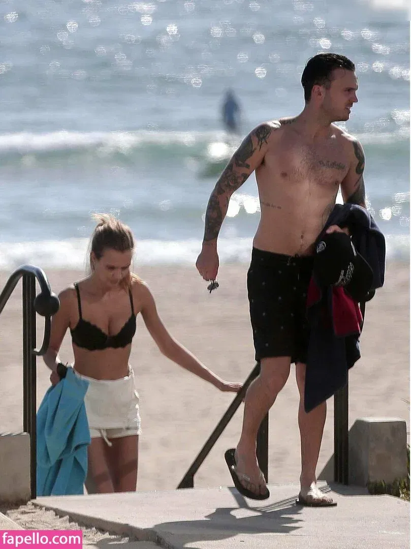 Josephine Skriver Onlyfans Photo Gallery 