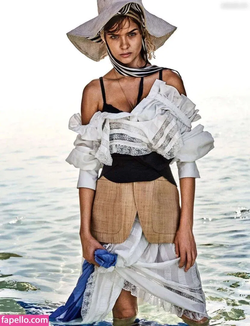 Josephine Skriver Onlyfans Photo Gallery 