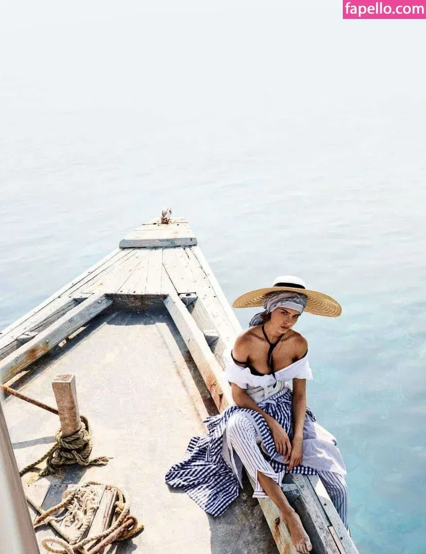 Josephine Skriver Onlyfans Photo Gallery 