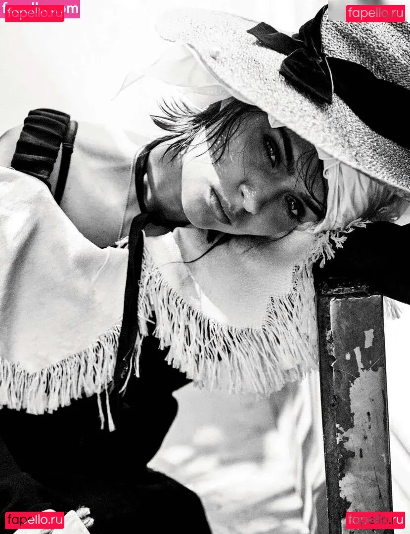 Josephine Skriver Onlyfans Photo Gallery 