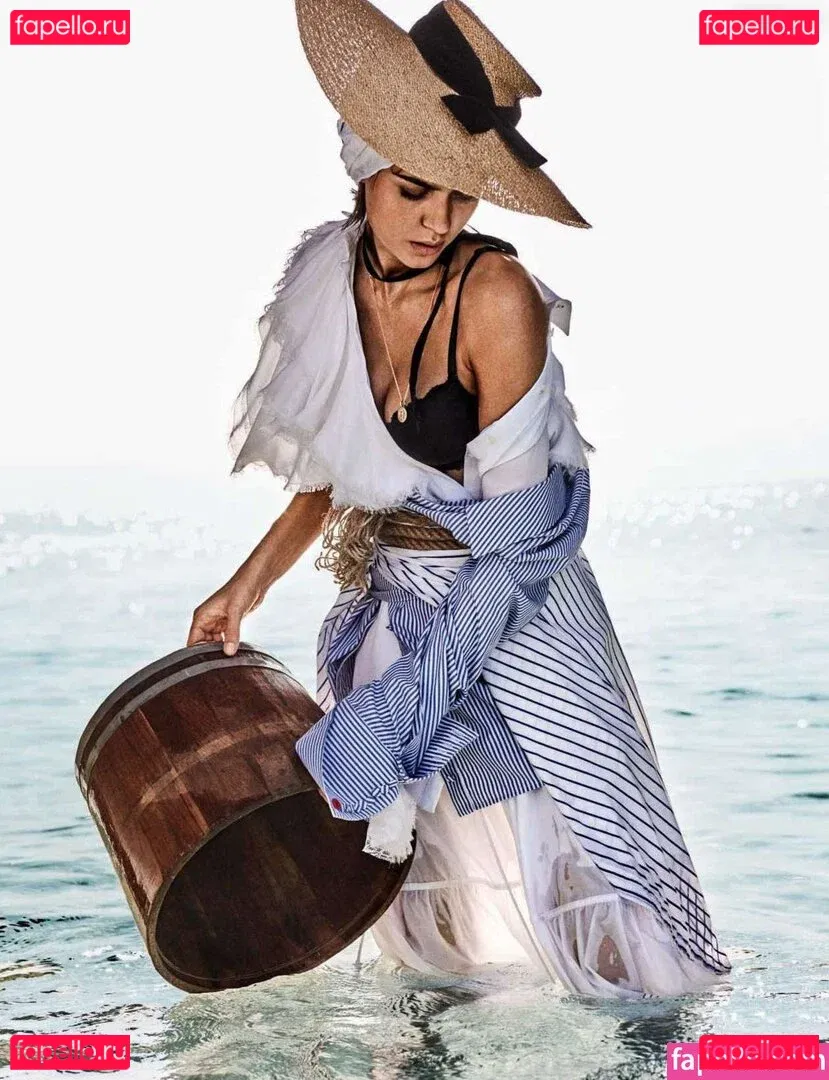 Josephine Skriver Onlyfans Photo Gallery 