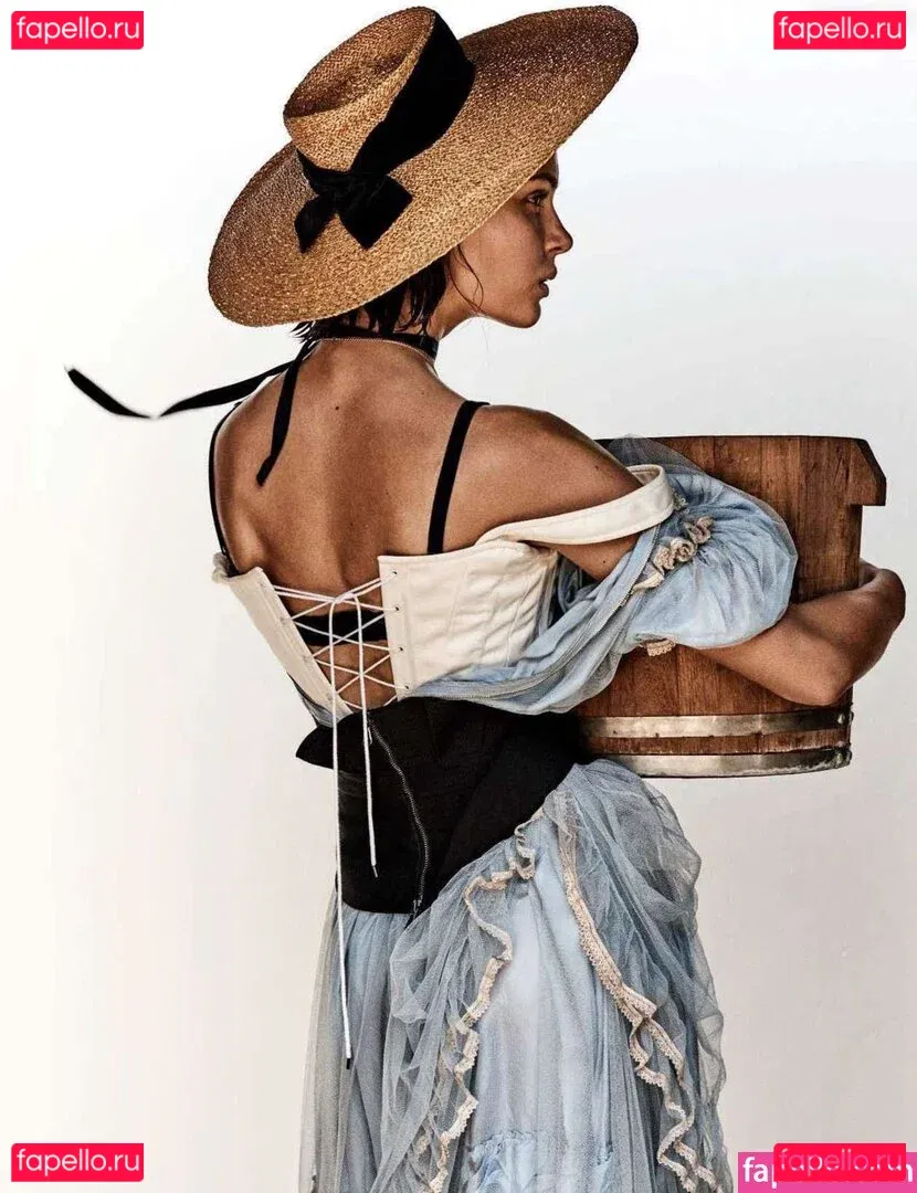 Josephine Skriver Onlyfans Photo Gallery 