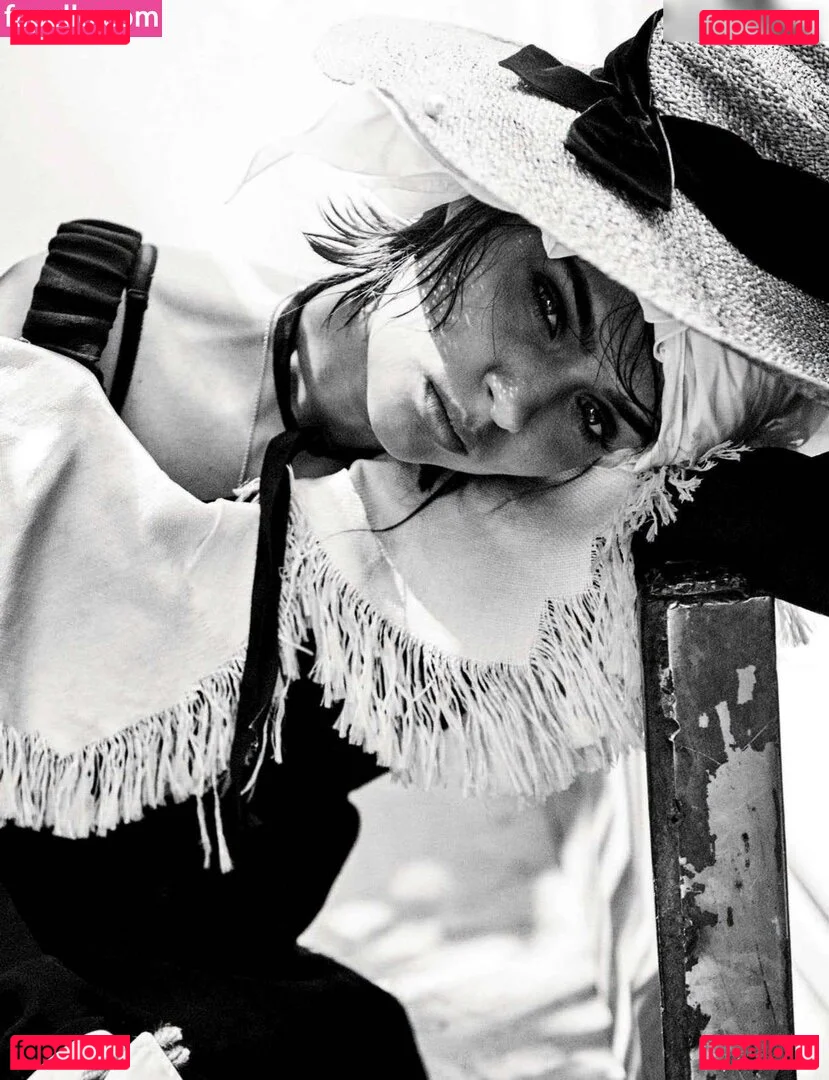 Josephine Skriver Onlyfans Photo Gallery 