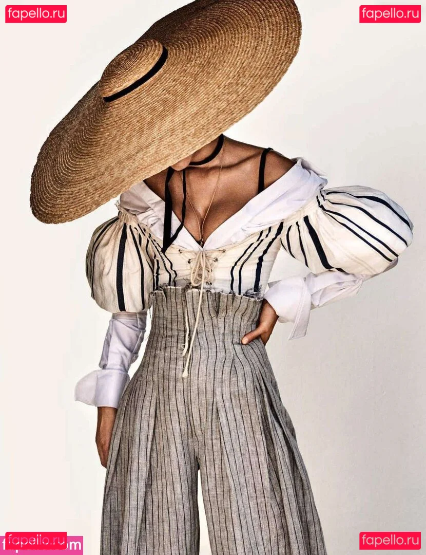 Josephine Skriver Onlyfans Photo Gallery 