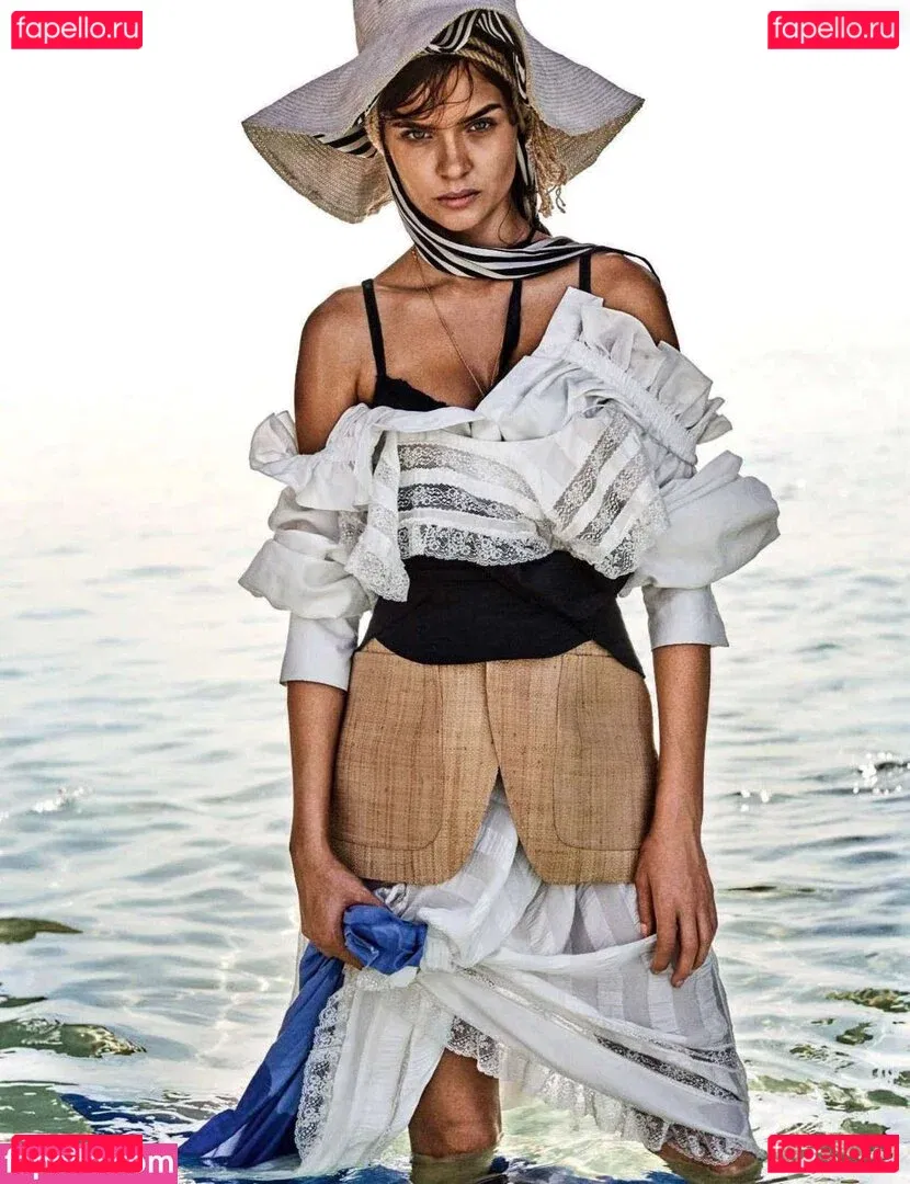 Josephine Skriver Onlyfans Photo Gallery 