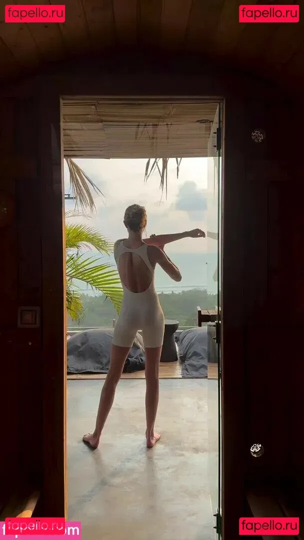 Josephine Skriver Onlyfans Photo Gallery 